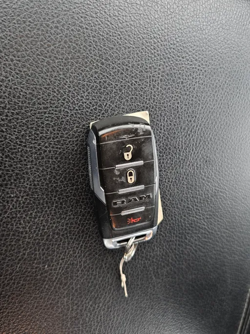 دودج رام 1500 Classic 2022 