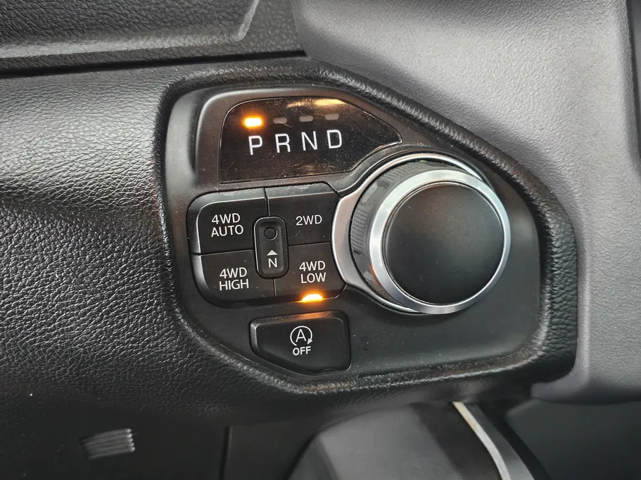 دودج رام 1500 Classic 2022 