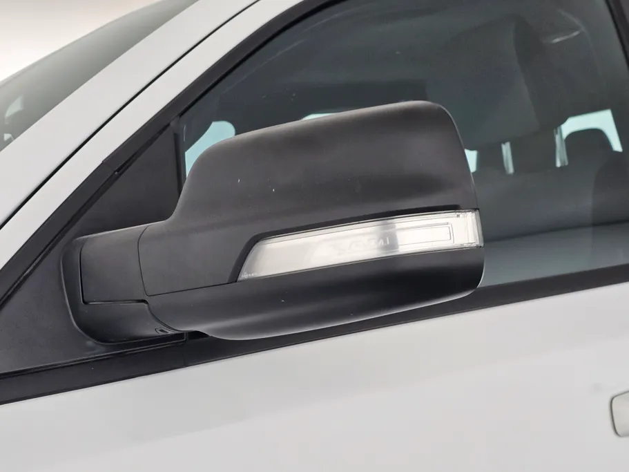 دودج رام 1500 Classic 2022 