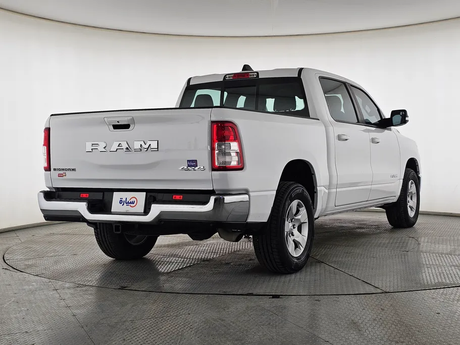 دودج رام 1500 Classic 2022 