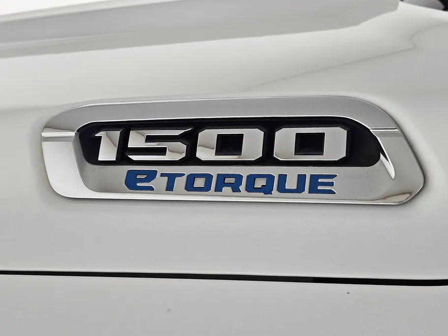 دودج رام 1500 Classic 2022 