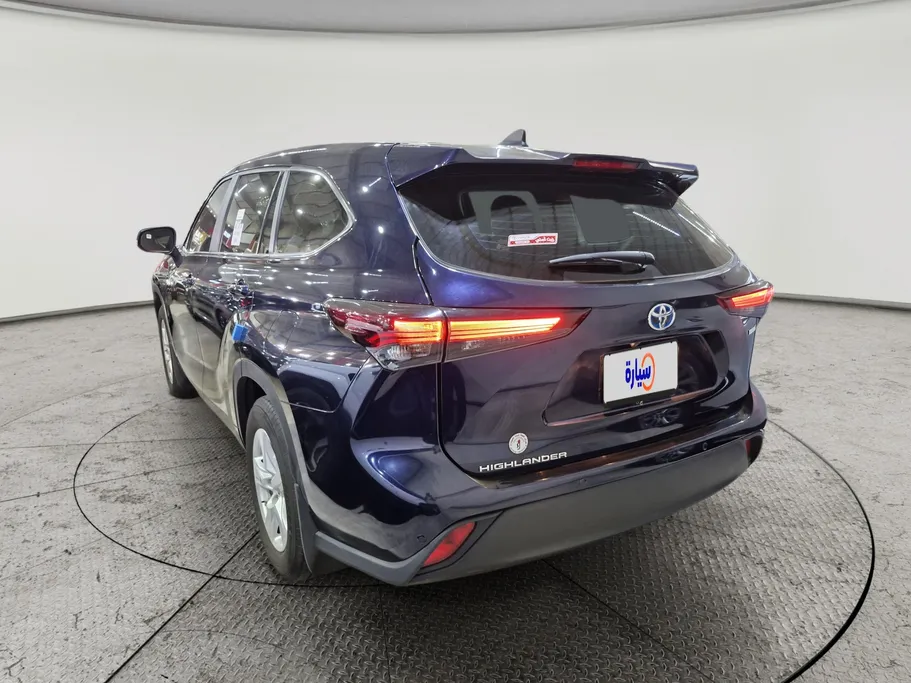 تويوتا هايلاندر LE 2024 