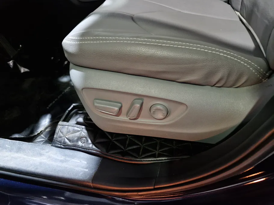 تويوتا هايلاندر LE 2024 