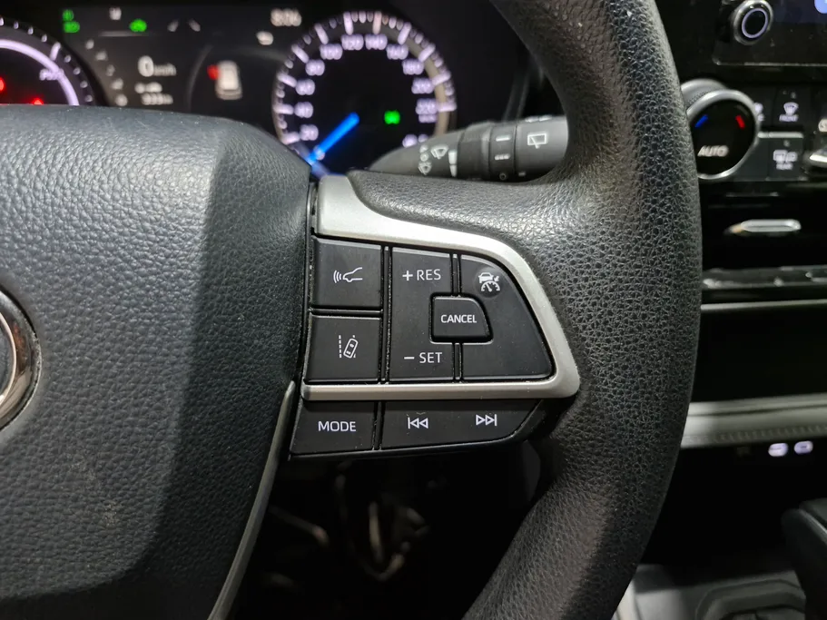 تويوتا هايلاندر LE 2024 