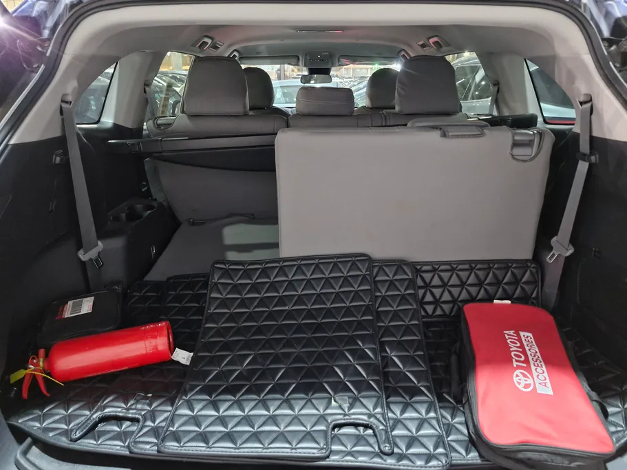 تويوتا هايلاندر LE 2024 