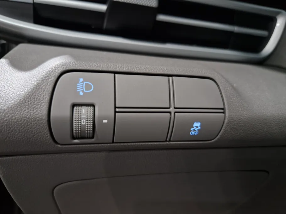 2026 Hyundai Elantra Smart 