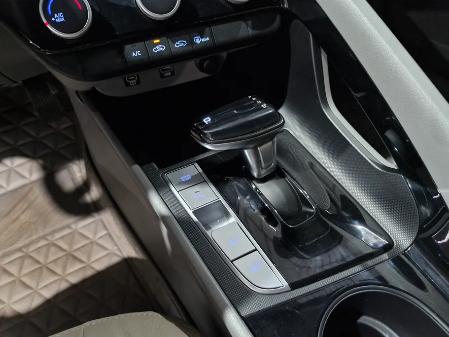 2026 Hyundai Elantra Smart 