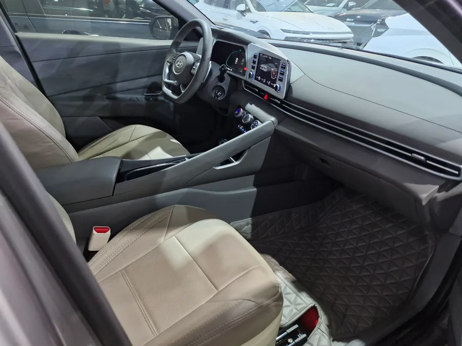 2026 Hyundai Elantra Smart 