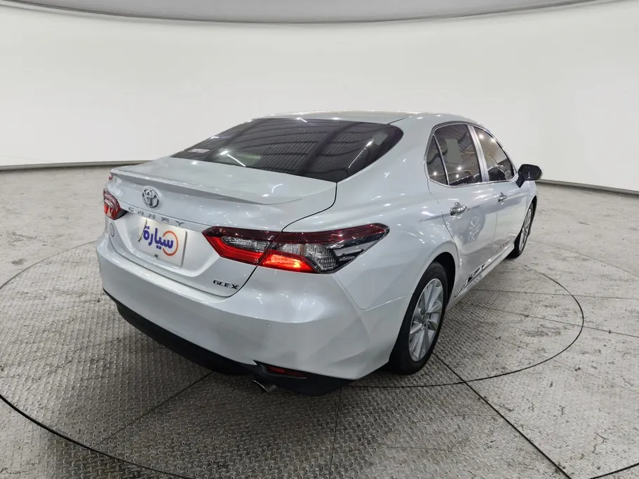 تويوتا كامري GLEX 2024 