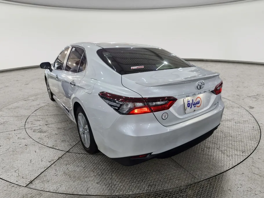 تويوتا كامري GLEX 2024 