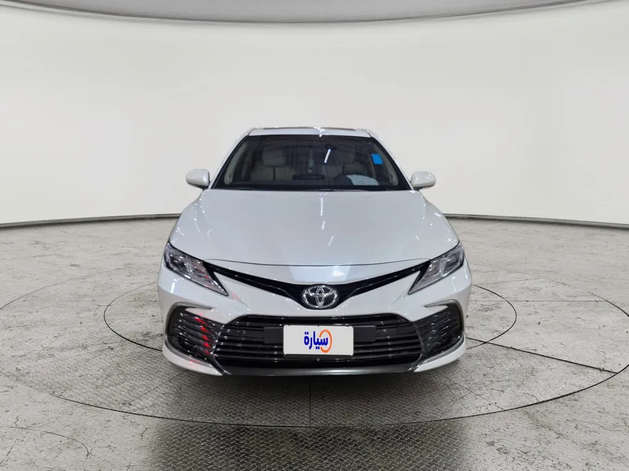 تويوتا كامري GLEX 2024 