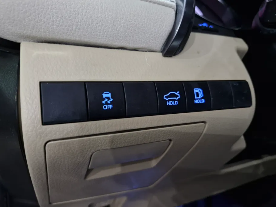 تويوتا كامري GLEX 2024 