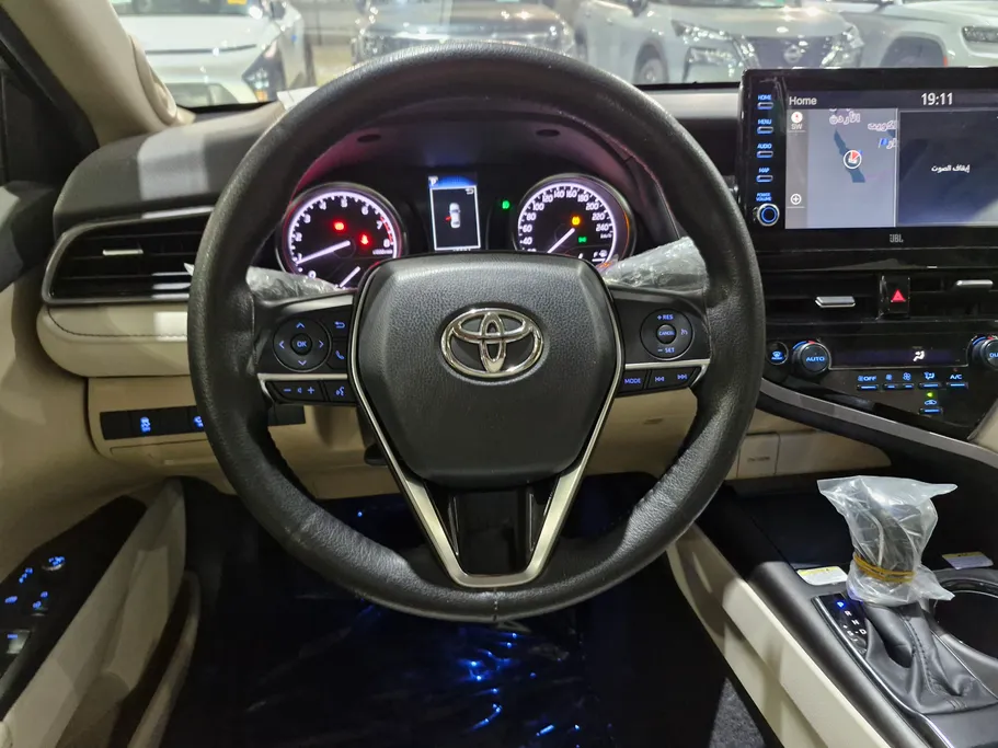 تويوتا كامري GLEX 2024 