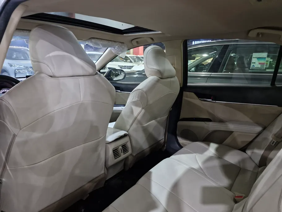 تويوتا كامري GLEX 2024 