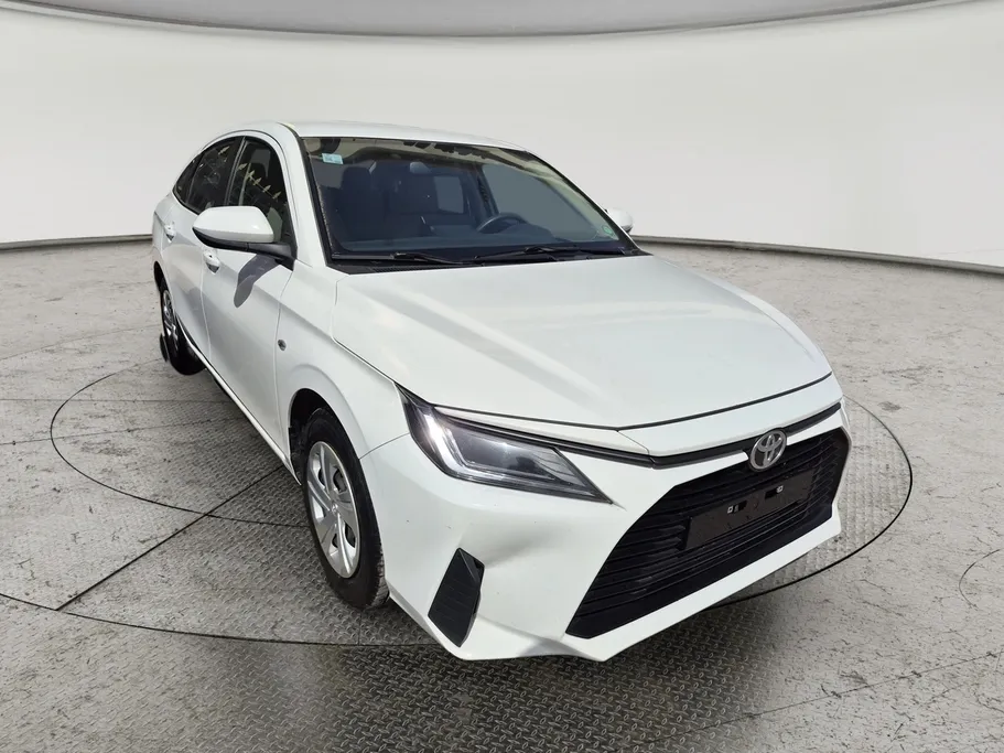 2023 Toyota Yaris  Y 