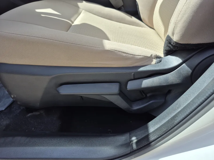 2023 Toyota Yaris  Y 