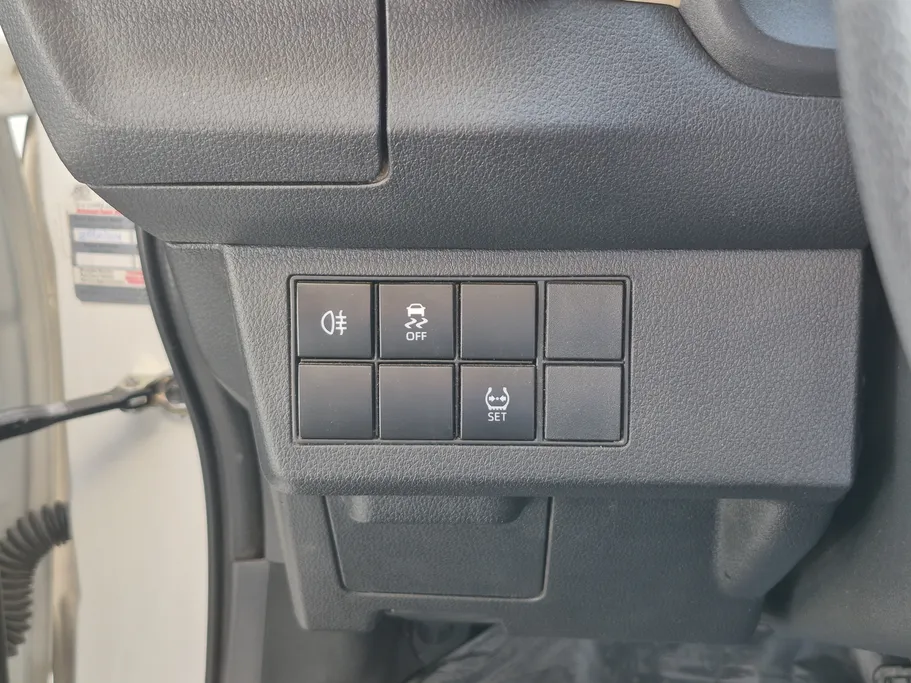 2023 Toyota Yaris  Y 