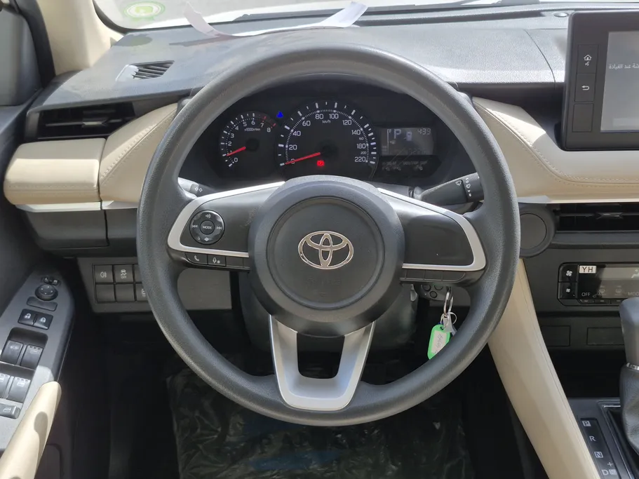 2023 Toyota Yaris  Y 