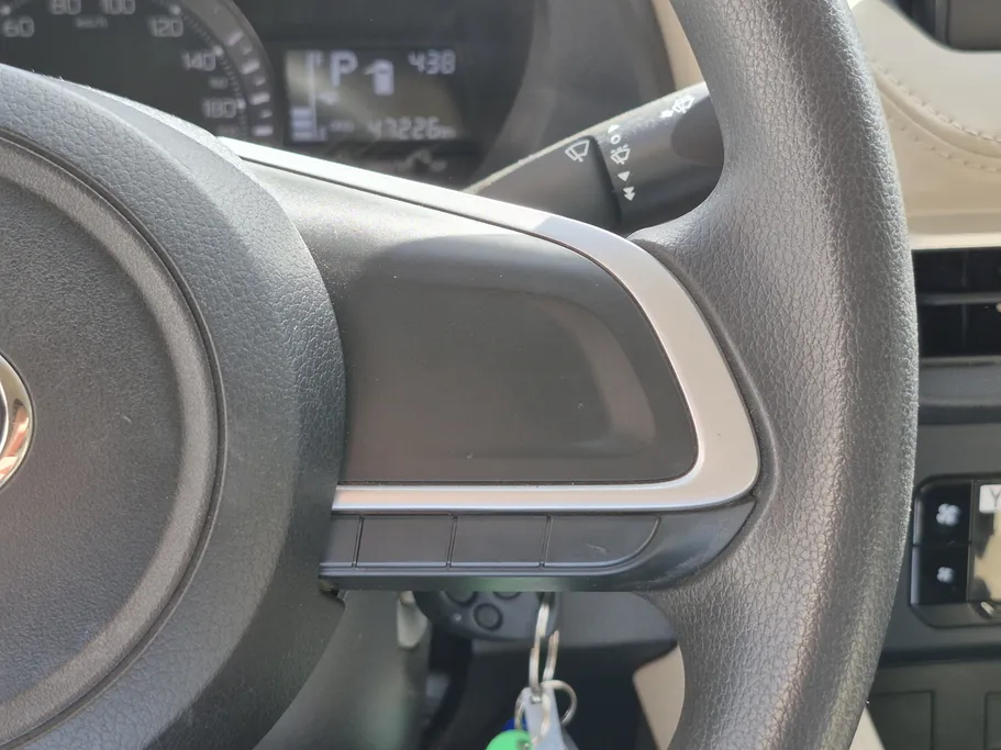 2023 Toyota Yaris  Y 