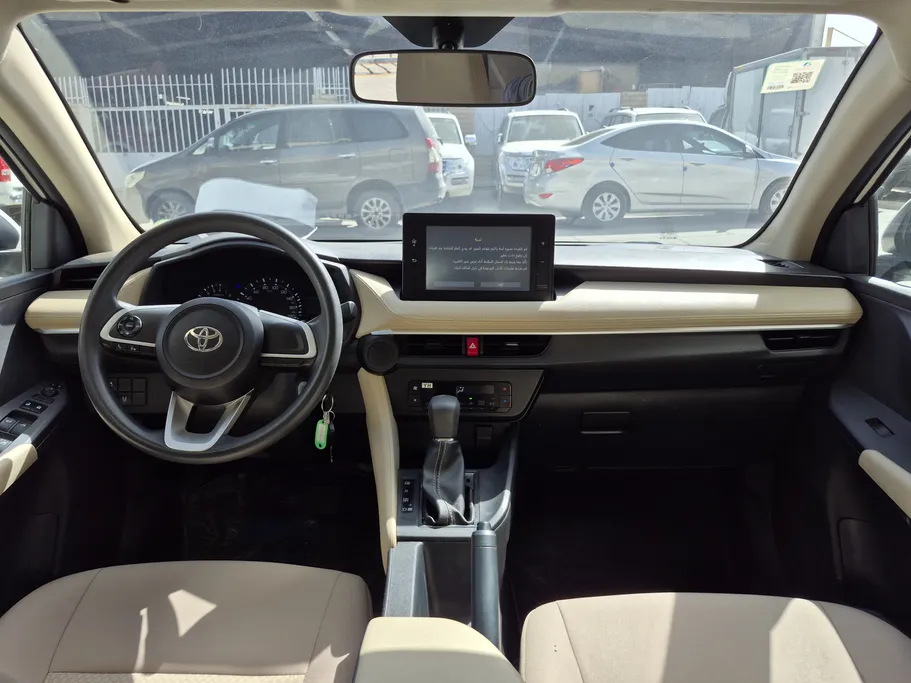 2023 Toyota Yaris  Y 