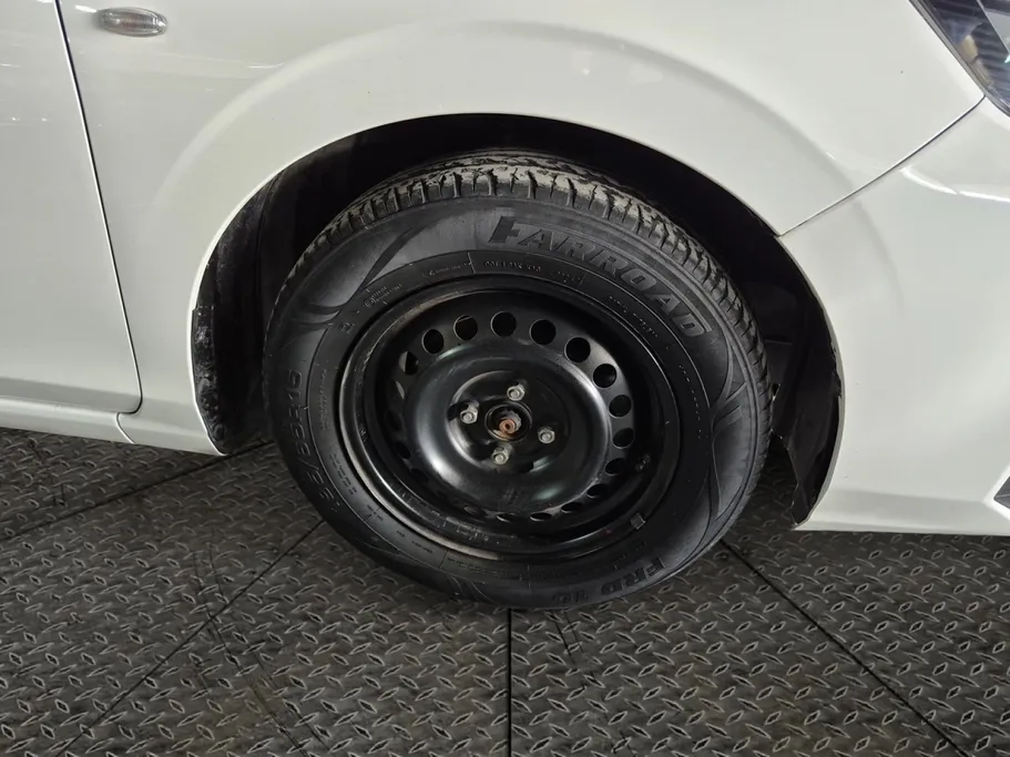 2023 Toyota Yaris  Y 