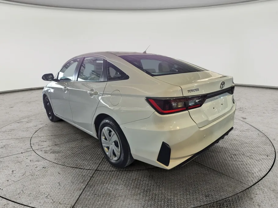 2023 Toyota Yaris  Y 