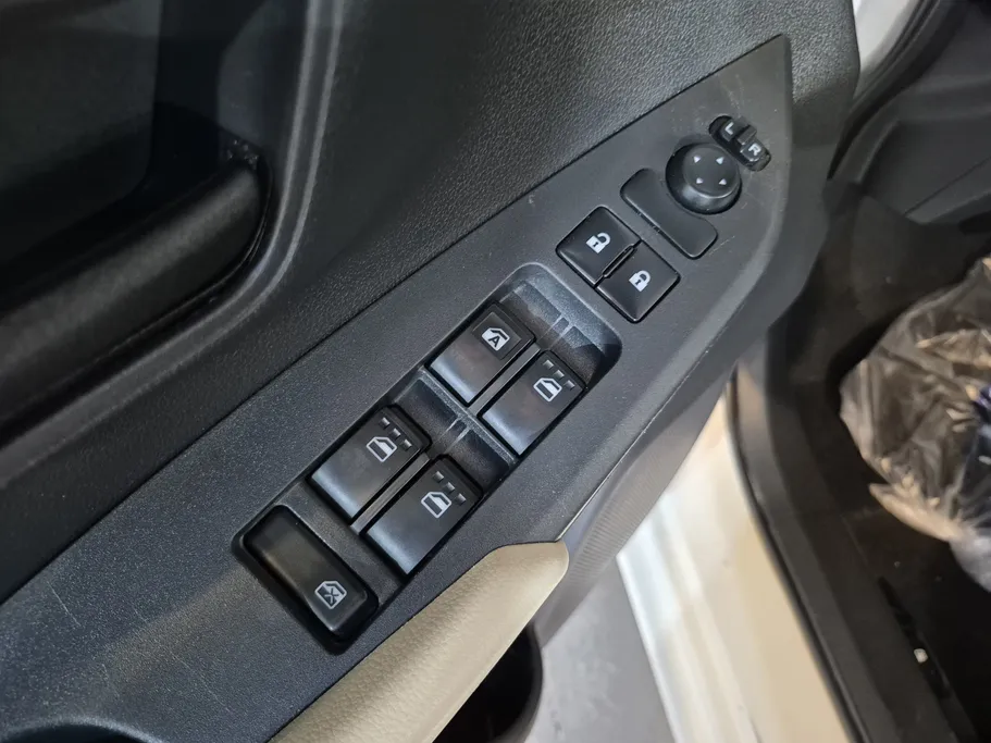 2023 Toyota Yaris  Y 