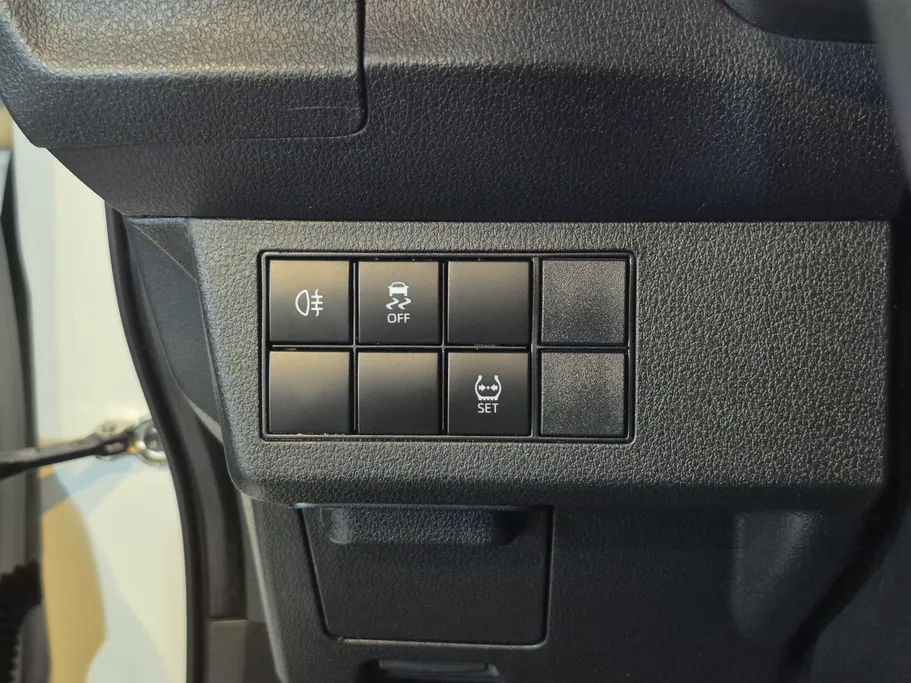 2023 Toyota Yaris  Y 