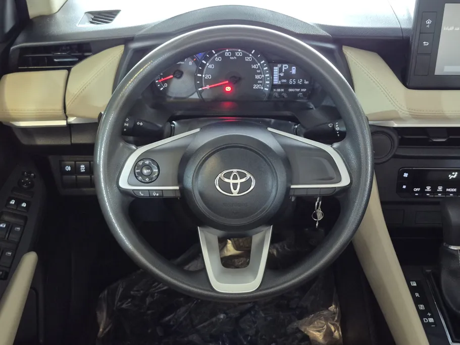 2023 Toyota Yaris  Y 