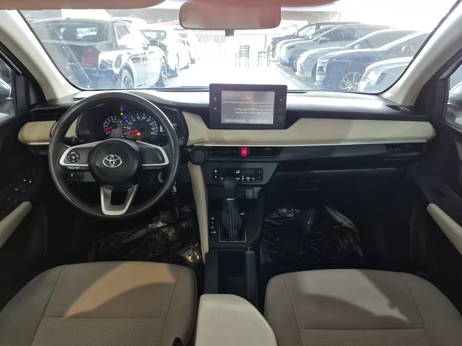 2023 Toyota Yaris  Y 