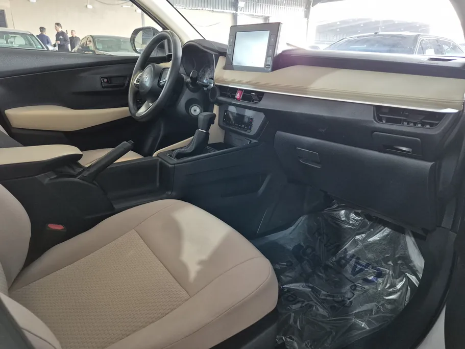 2023 Toyota Yaris  Y 