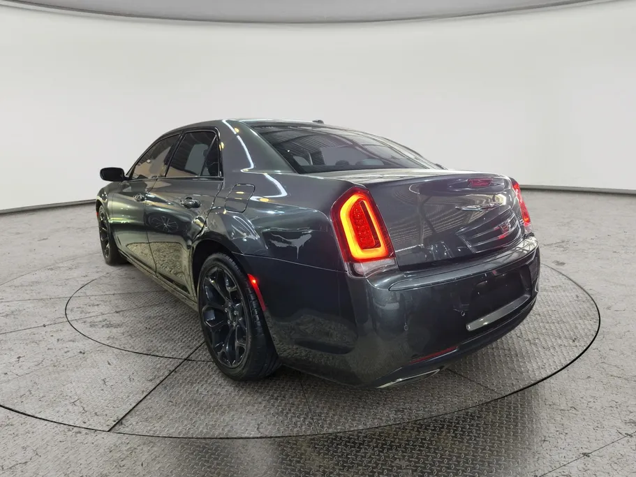 كرايسلر 300 S 2021 