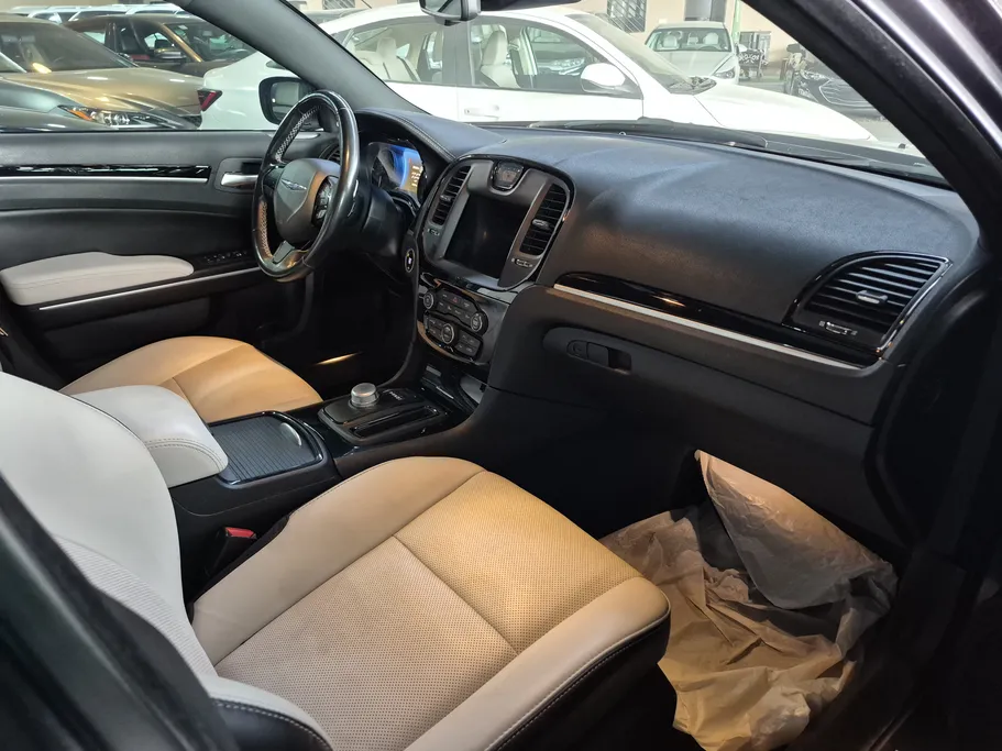 كرايسلر 300 S 2021 