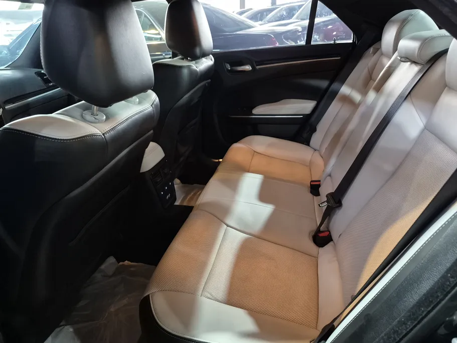 كرايسلر 300 S 2021 