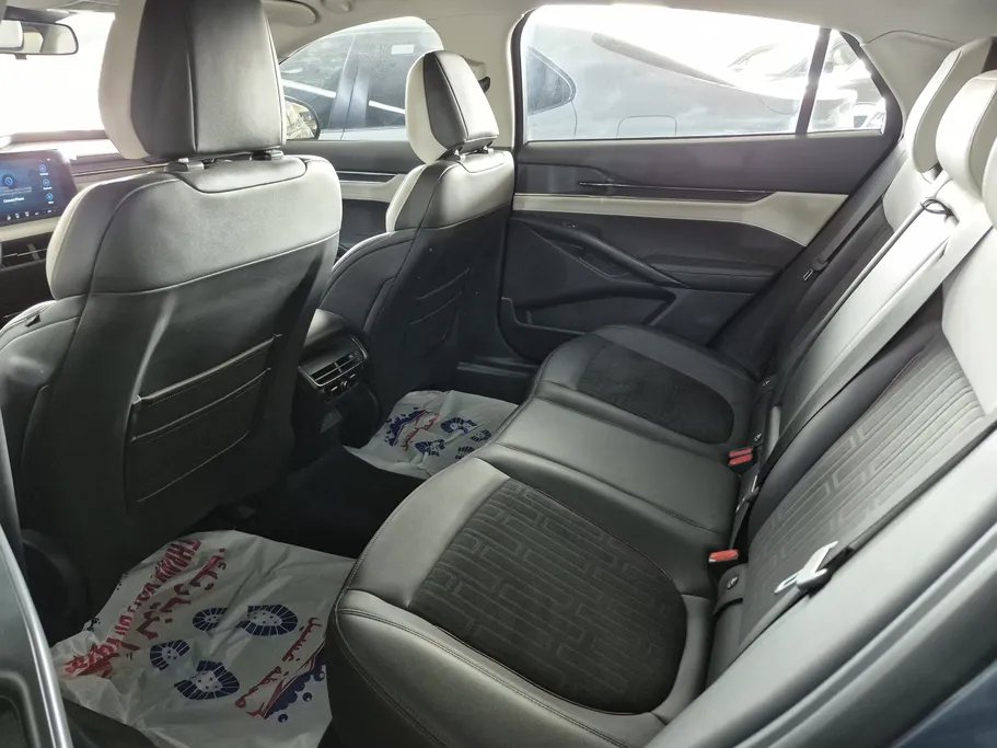 2024 Ford Taurus Trend 