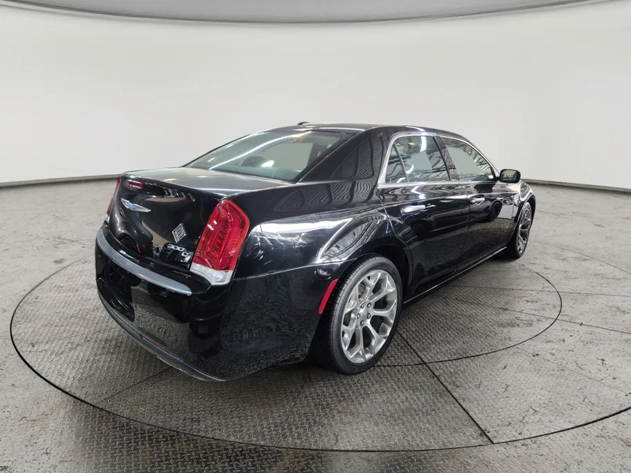 كرايسلر 300 C 2020 