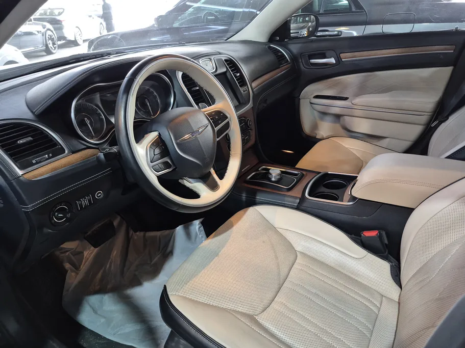 كرايسلر 300 C 2020 