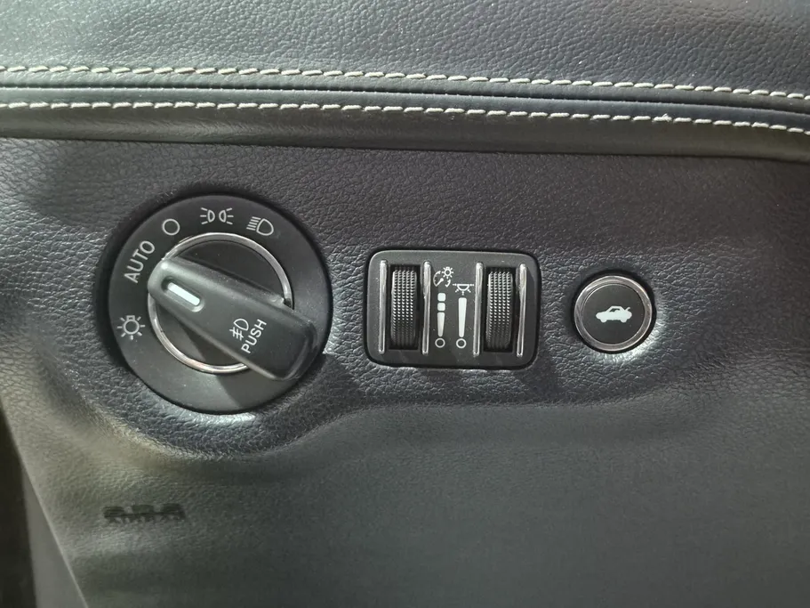 كرايسلر 300 C 2020 