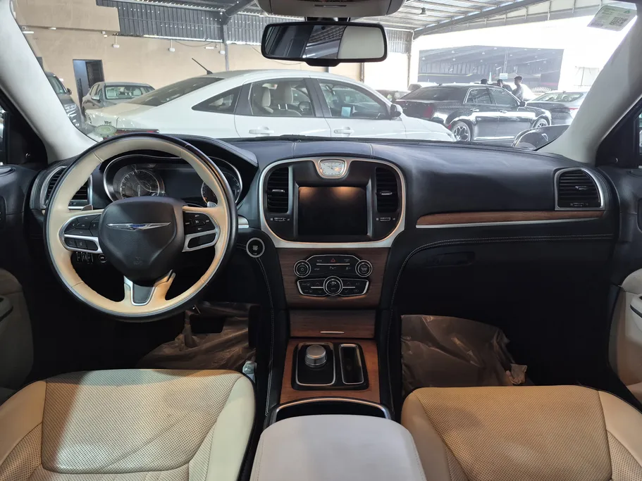 كرايسلر 300 C 2020 