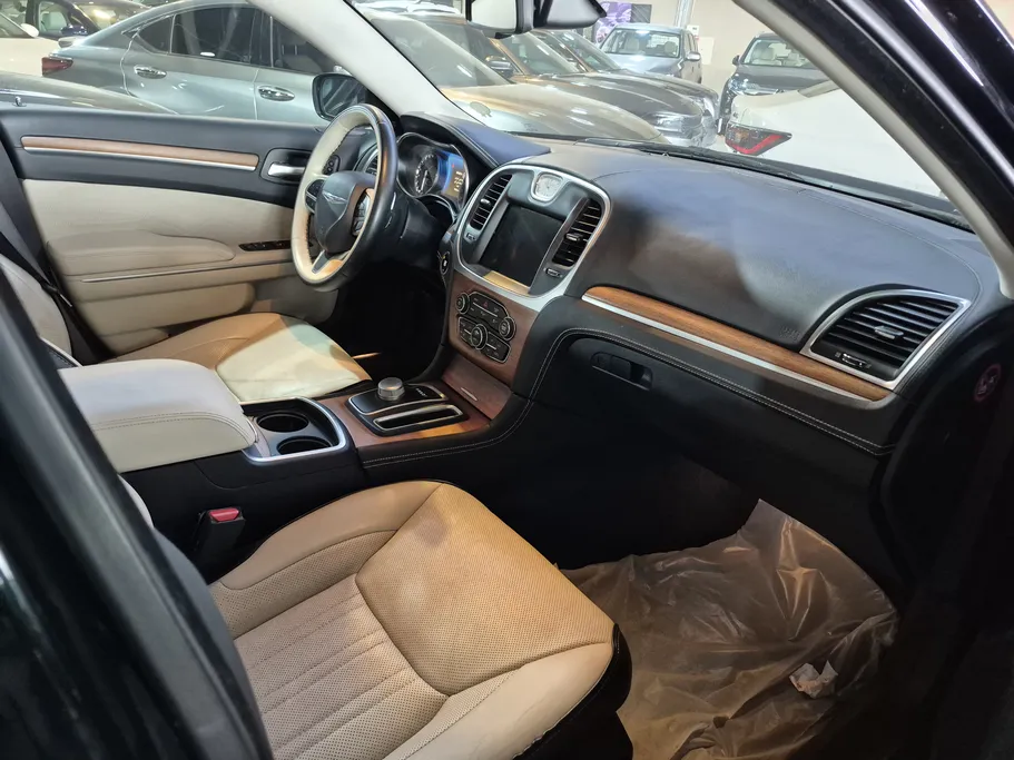 كرايسلر 300 C 2020 