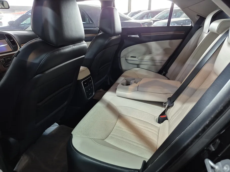 كرايسلر 300 C 2020 