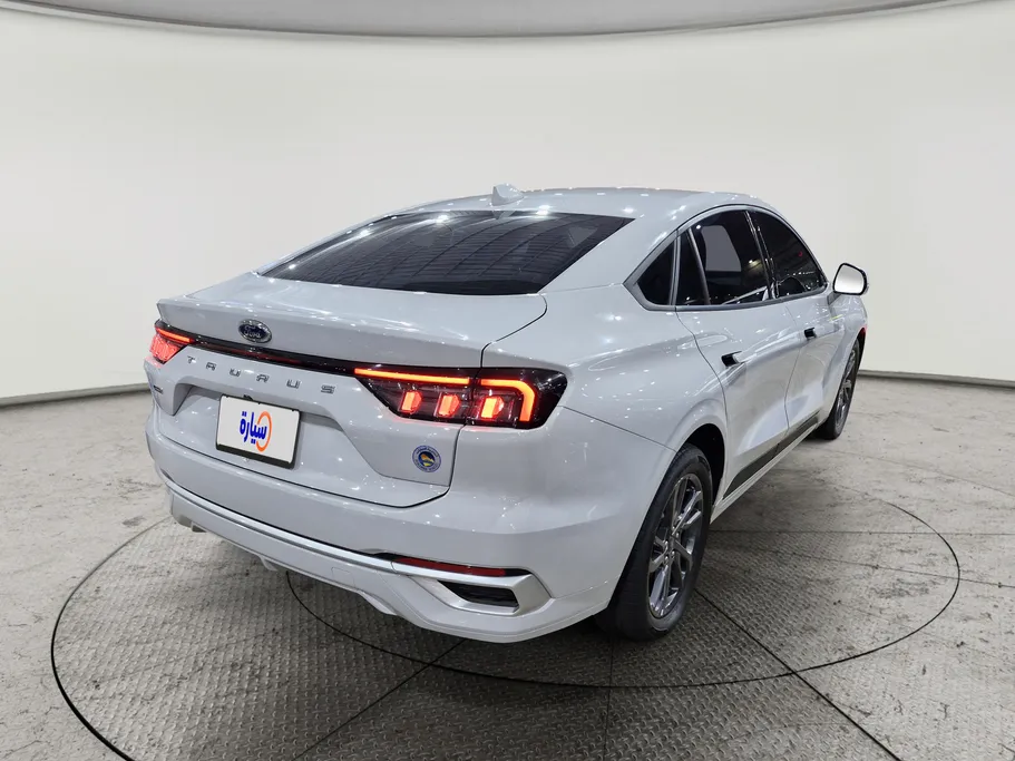 2025 Ford Taurus Ambiente FHEV 