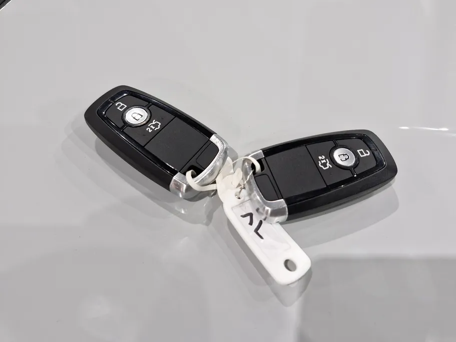 2025 Ford Taurus Ambiente FHEV 