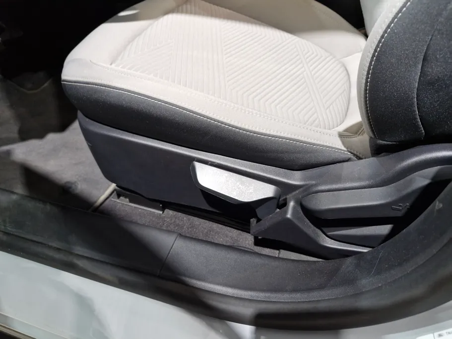 2025 Ford Taurus Ambiente FHEV 