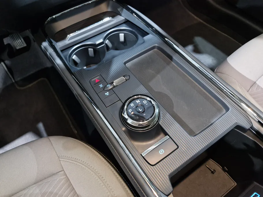 2025 Ford Taurus Ambiente FHEV 