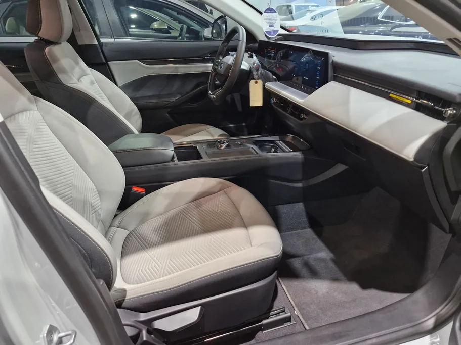 2025 Ford Taurus Ambiente FHEV 