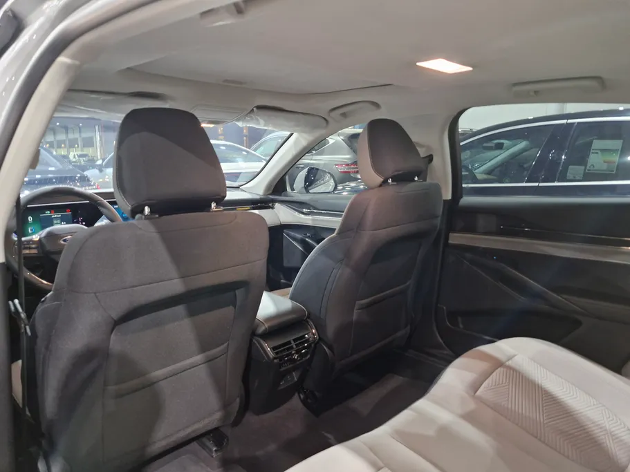 2025 Ford Taurus Ambiente FHEV 