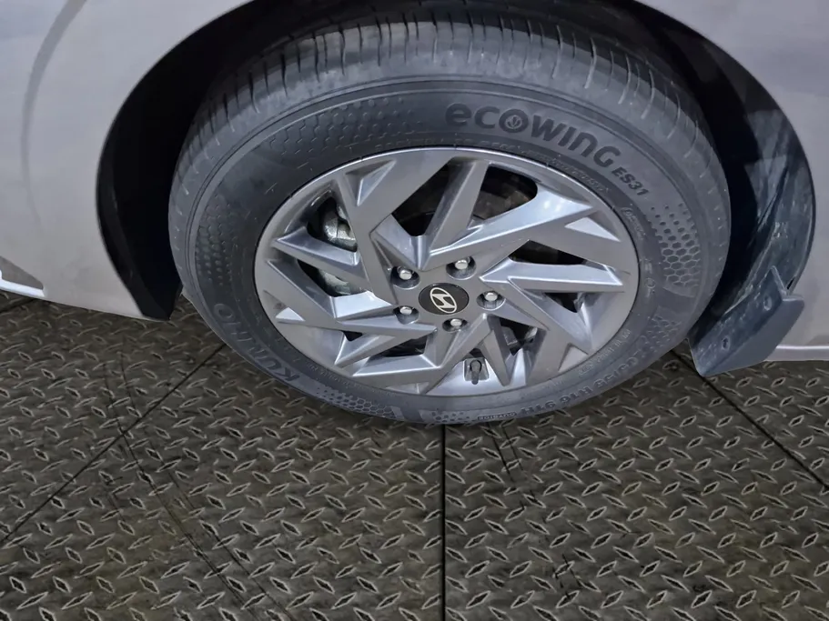 2026 Hyundai Elantra Smart 