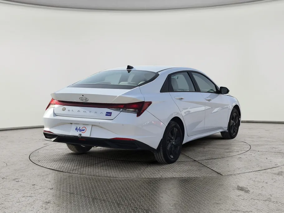 2023 Hyundai Elantra Smart 