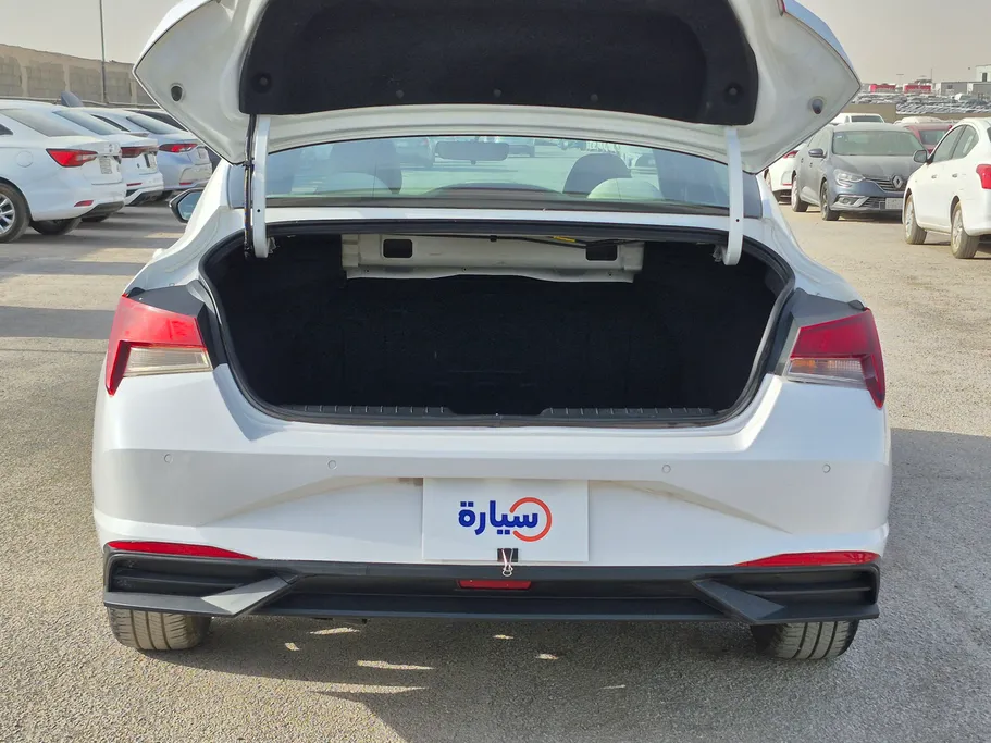 2023 Hyundai Elantra Smart 